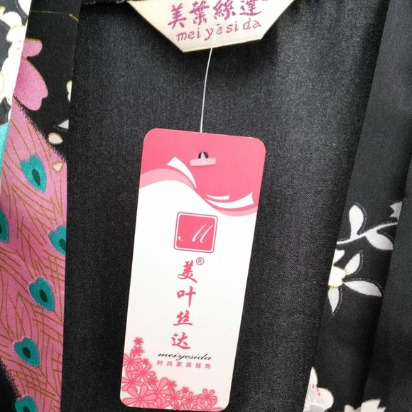 MEI YESIDA Black Silk Satin Kimono Style Robe - Picture 3 of 4